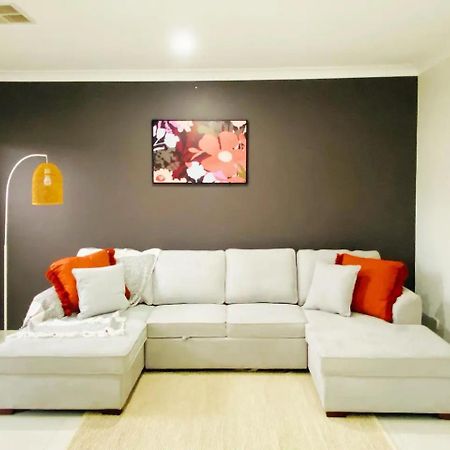 Kellyville 5Br Near Park And Shopping Mall Экстерьер фото