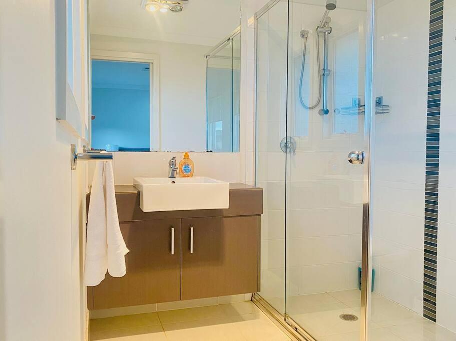 Kellyville 5Br Near Park And Shopping Mall Экстерьер фото