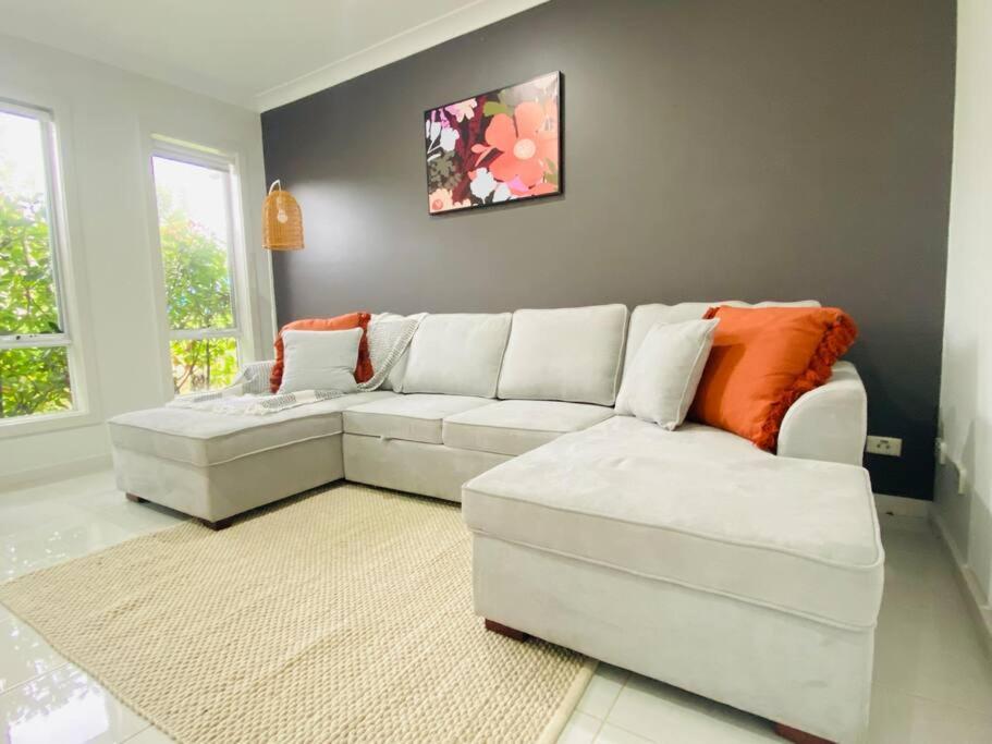 Kellyville 5Br Near Park And Shopping Mall Экстерьер фото